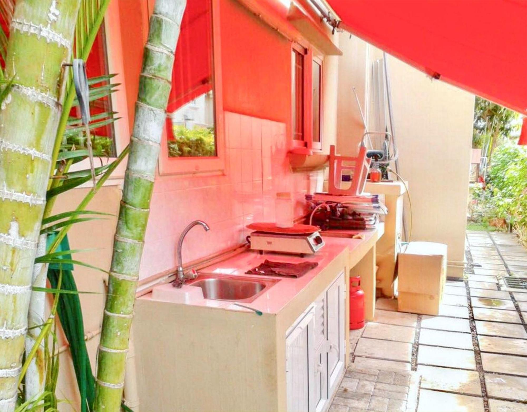 Spacious House In Flic En Flac With Shared Pool Flic en Flac Exterior foto